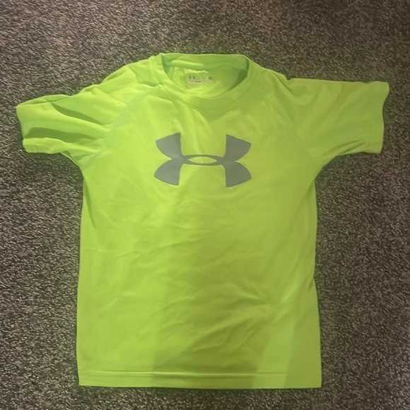 Girls Size 6 Under Armour Tee - Picture 1 of 2